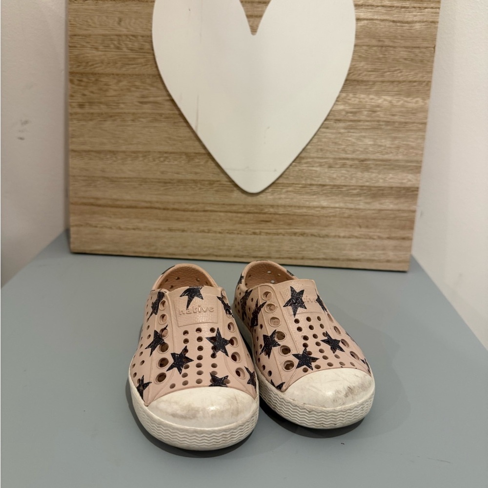 Native Kids Sneakers - Light Pink with Black Stars